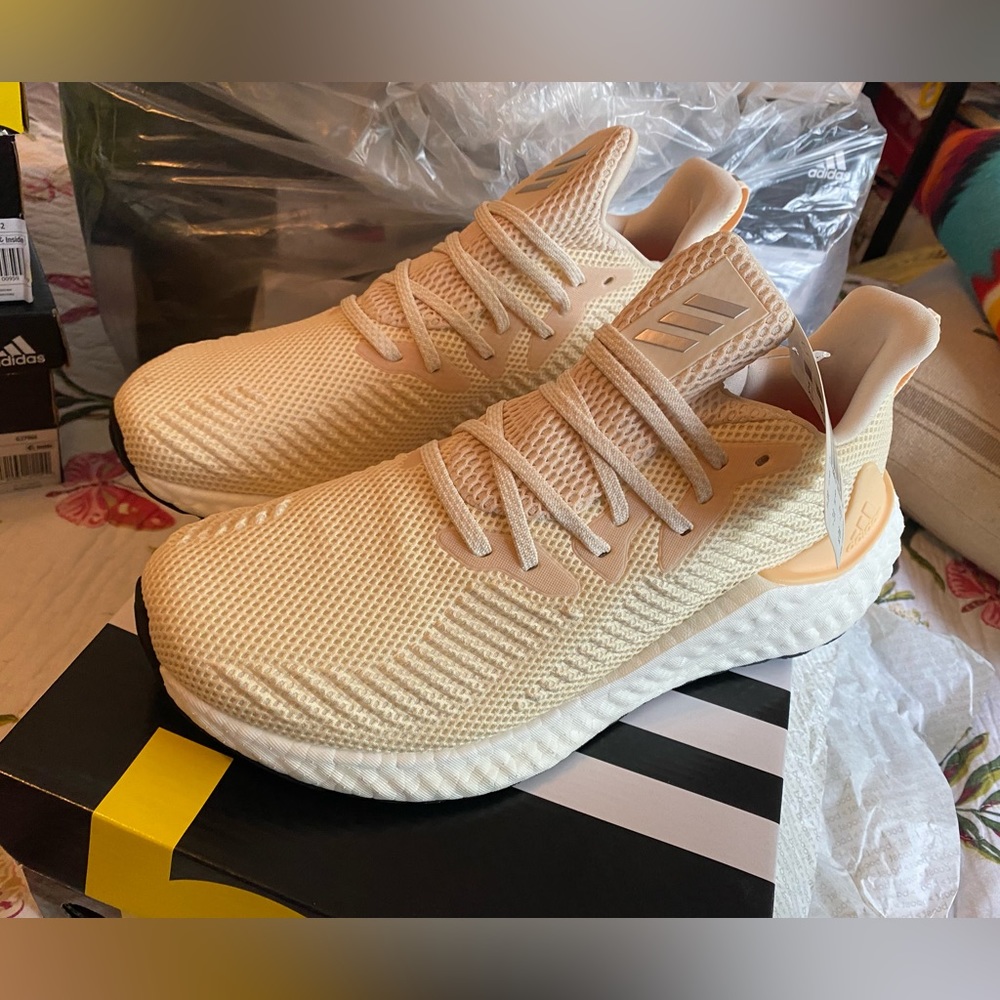 Adidas Alphaboost Ecru Tint Glow Orange Mens Size 9.5